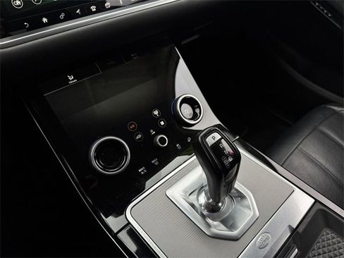 Used 2020 Land Rover Range Rover Evoque SE image 25