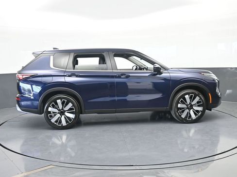 New 2026 Mitsubishi Outlander SE image 7