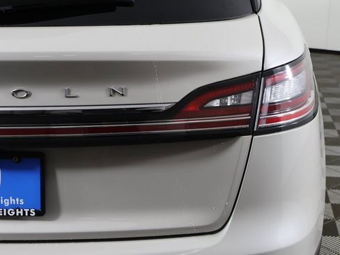 Used 2022 Lincoln Nautilus FWD w/ Premium Package image 15