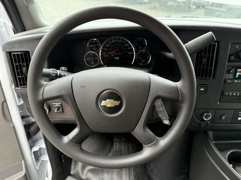 New 2025 Chevrolet Express 3500 Extended image 7