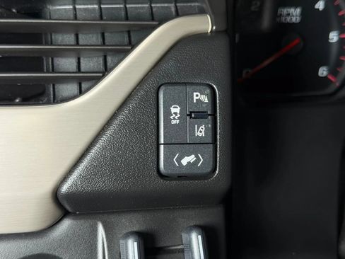 Used 2015 GMC Yukon XL Denali w/ Open Road Package AWD/4WD image 40