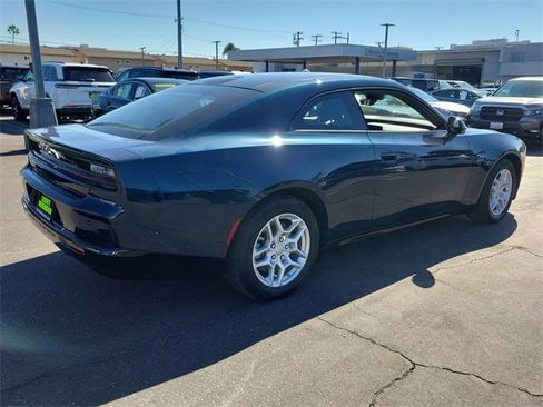 Used 2025 Dodge Charger R/T w/ Sun & Sound Package image 4