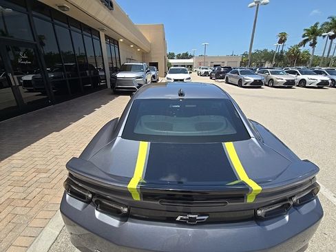 Used 2020 Chevrolet Camaro SS RWD image 8