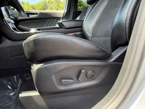 Used 2024 Ford Edge ST image 23