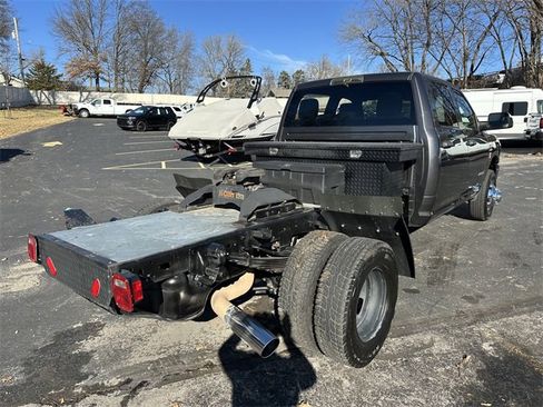 Used 2022 RAM 3500 Tradesman w/ Chrome Appearance Group image 6