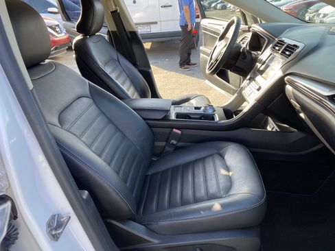 Used 2018 Ford Fusion SE w/ Equipment Group 602A FWD image 23