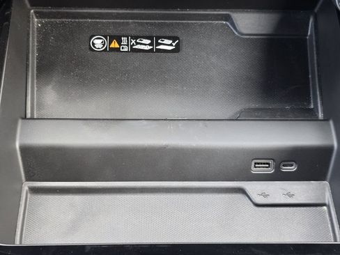 Certified 2025 Chevrolet Tahoe Premier AWD/4WD image 31