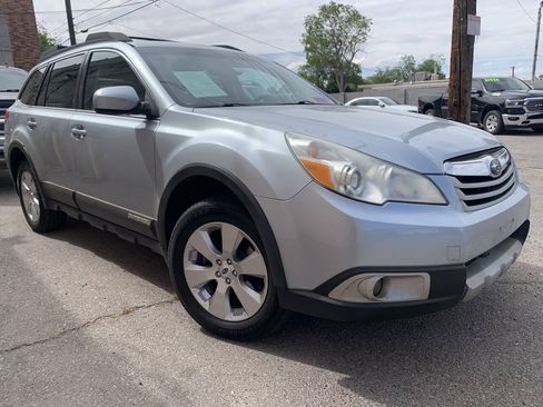 Used 2012 Subaru Outback 2.5i Limited AWD/4WD image 2