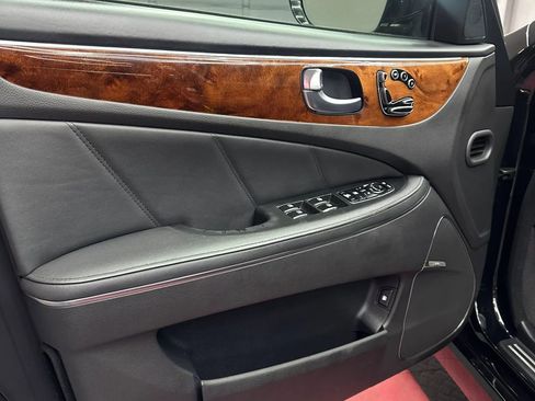 Used 2015 Hyundai Equus Signature RWD image 9