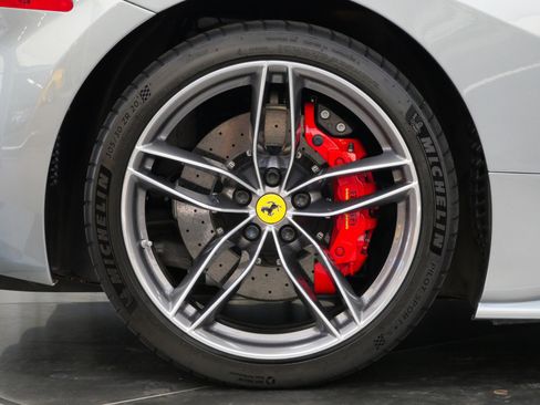 Used 2018 Ferrari 488 GTB RWD image 38
