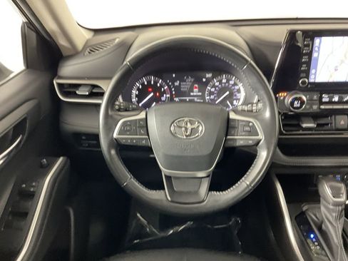 Used 2022 Toyota Highlander XLE image 13