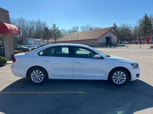 Used 2013 Volkswagen Passat 2.5 S image 4