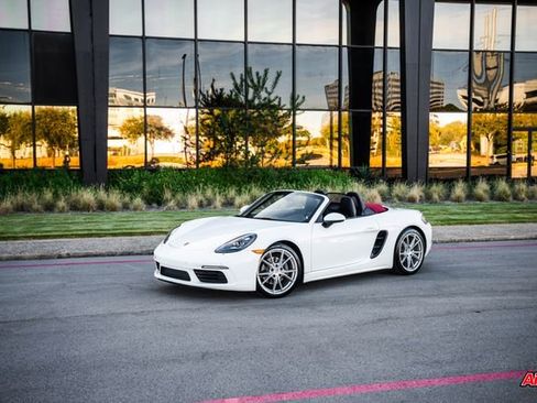Used 2017 Porsche 718 Boxster image 19