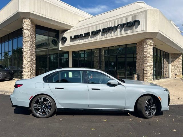 Used 2023 BMW i7 xDrive60 AWD/4WD image 8