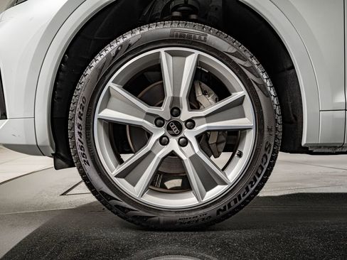Certified 2025 Audi Q5 2.0T Premium w/ Convenience Plus Package AWD/4WD image 10
