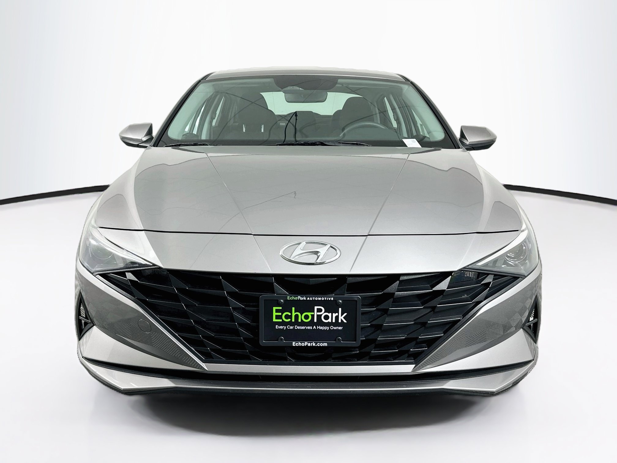 Used 2022 Hyundai Elantra SEL FWD image 2