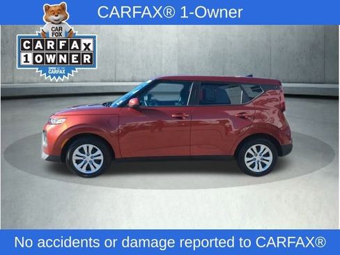 Used 2021 Kia Soul LX image 2