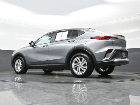 Used 2025 Buick Envista Preferred w/ Convenience II Package FWD image 27