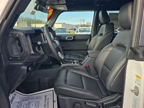 New 2025 Ford Bronco Badlands image 15
