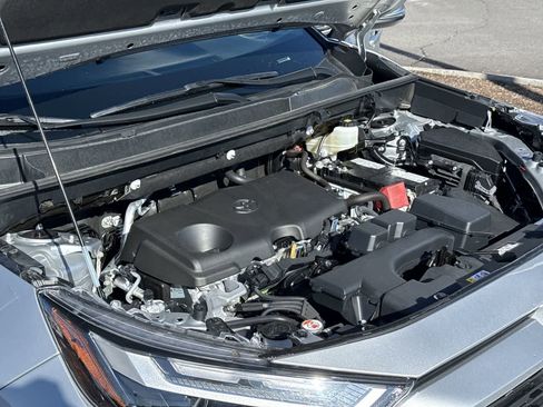 Used 2025 Toyota RAV4 XLE image 7