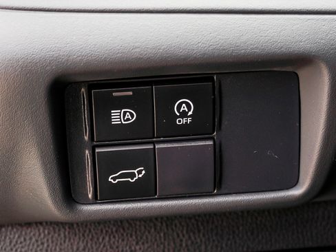 Certified 2025 Toyota Highlander XLE AWD/4WD image 18