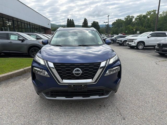 Used 2023 Nissan Rogue SL AWD/4WD image 2