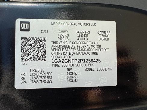 Used 2023 Chevrolet Express 3500 LS image 41