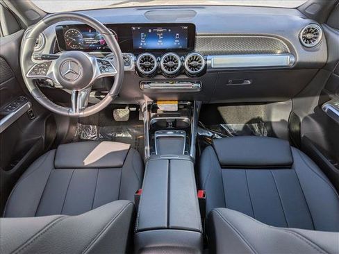 Certified 2026 Mercedes-Benz GLB 250 4MATIC image 18