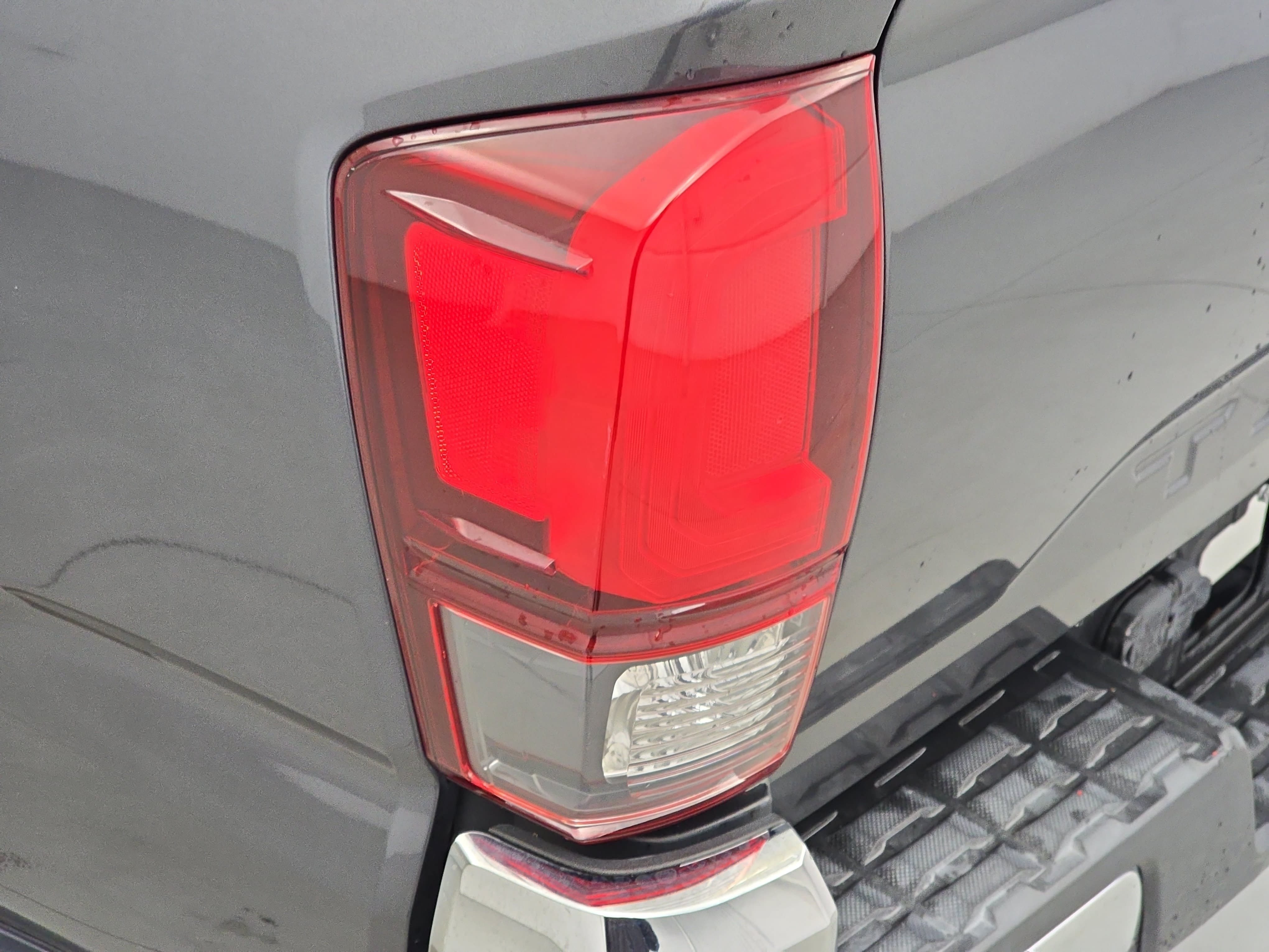 Used 2020 Toyota Tacoma SR5 RWD image 32