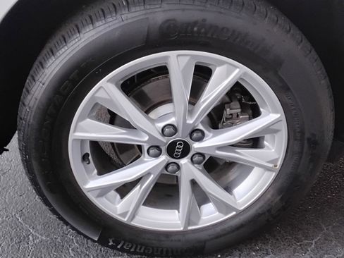 Certified 2025 Audi Q3 2.0T Premium w/ Convenience Package image 12