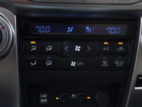 Used 2019 Toyota 4Runner Limited AWD/4WD image 8