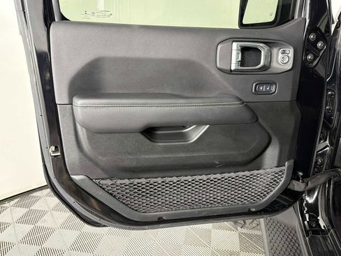 Used 2022 Jeep Wrangler Unlimited Sahara w/ Cold Weather Group image 9