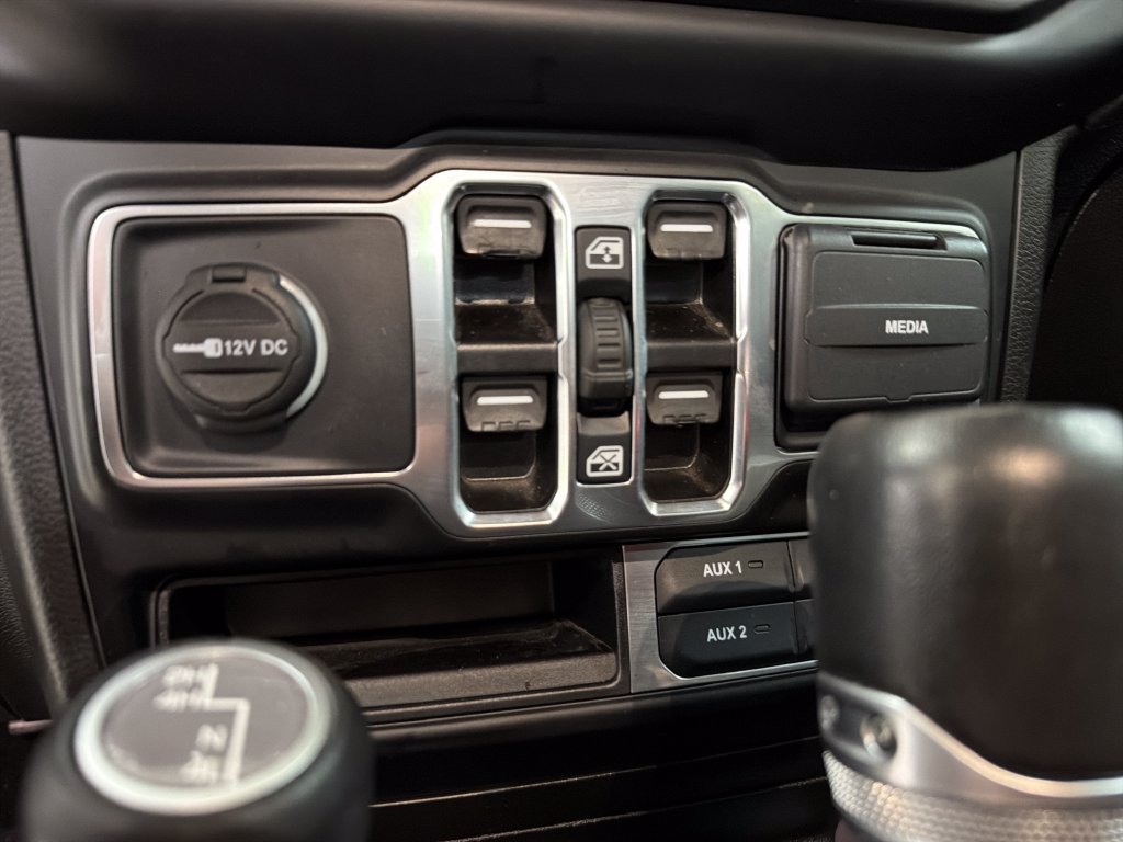Used 2022 Jeep Gladiator Overland AWD/4WD image 17