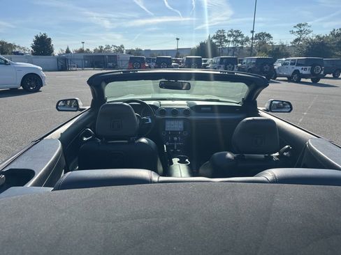 Used 2019 Ford Mustang Premium image 12