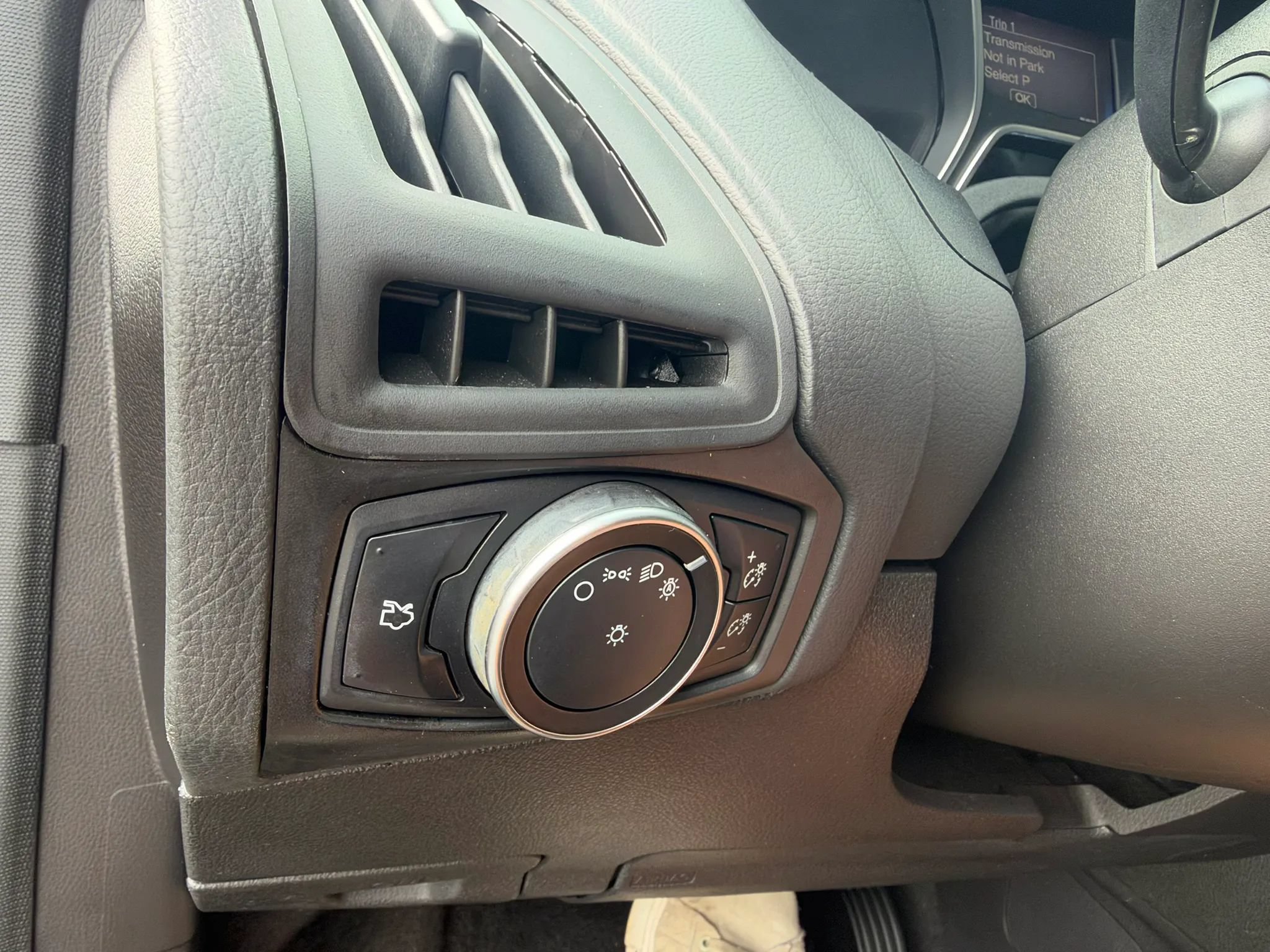 Used 2016 Ford Focus SE FWD image 14