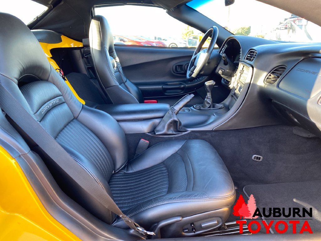 Used 2004 Chevrolet Corvette Convertible w/ Preferred Equipment Group RWD image 21