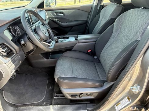 Certified 2022 Nissan Rogue SV FWD image 25