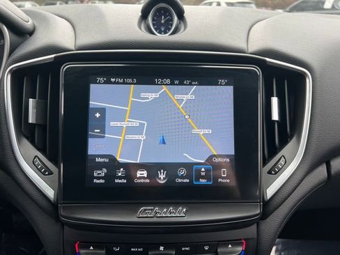 Used 2018 Maserati Ghibli GranSport image 24