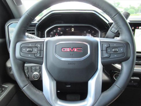 Used 2026 GMC Sierra 1500 SLT AWD/4WD image 21