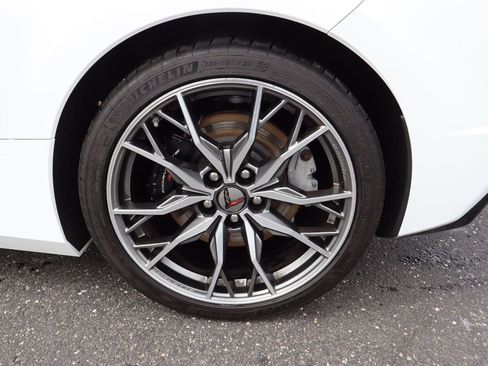 Used 2024 Chevrolet Corvette Stingray w/ Z51 Performance Package image 34