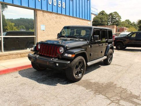 Used 2019 Jeep Wrangler Unlimited Sahara AWD/4WD image 3