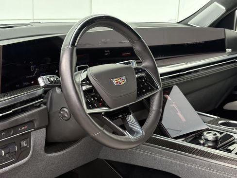 Used 2025 Cadillac Escalade V AWD/4WD image 19