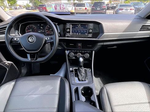 Used 2021 Volkswagen Jetta SE FWD image 18