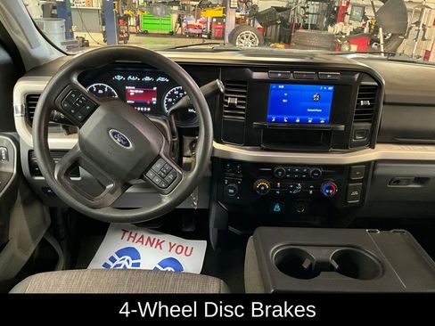 Used 2024 Ford F250 XLT image 9