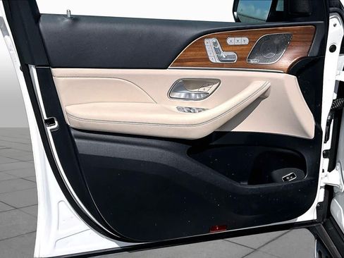 Used 2024 Mercedes-Benz GLS 450 4MATIC image 22