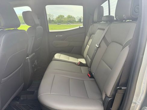Used 2025 Chevrolet Colorado ZR2 w/ Technology Package AWD/4WD image 12