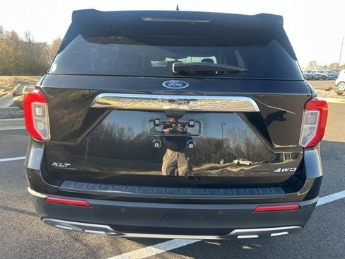 Used 2023 Ford Explorer XLT w/ Equipment Group 202A image 5