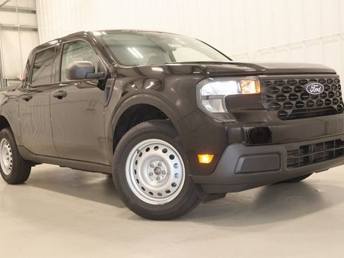 New 2025 Ford Maverick XL image 26