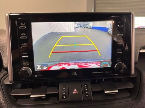 Used 2021 Toyota RAV4 XLE Premium image 28