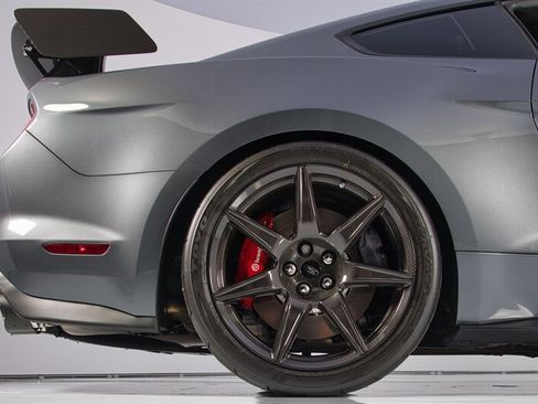 Used 2022 Ford Mustang Shelby GT500 w/ Carbon Fiber Track Pack image 12